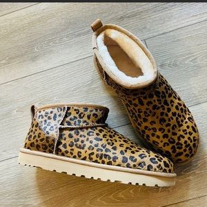 UGG CLASSIC ULTRA MINI BOOT